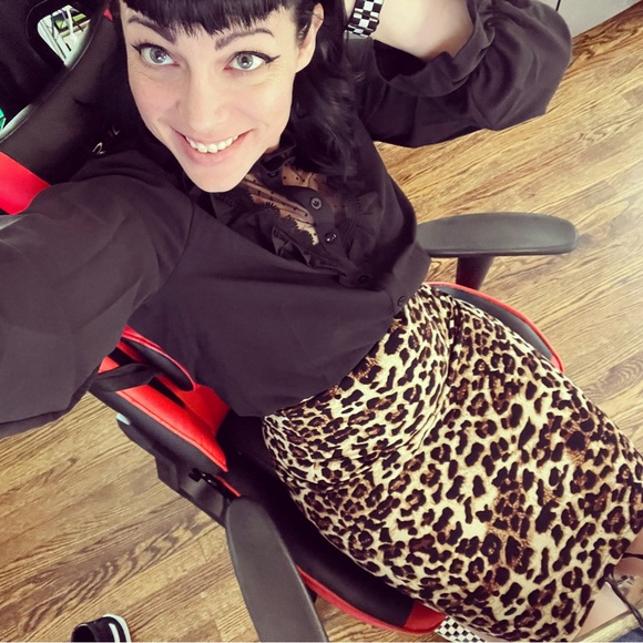 Meet your Posher, Ellen - Picture 7 of 12